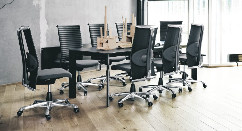Vz Choosing the Right Seating: A Guide to Meeting Room Chairs and Office Chairs