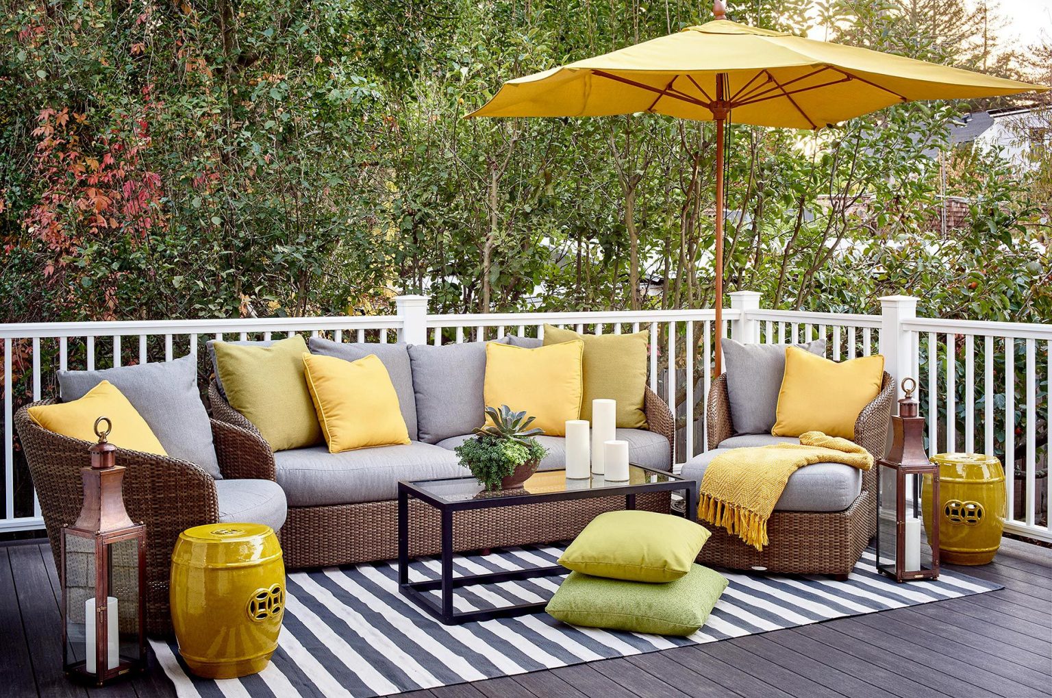 Choosing and Styling Your Modern Outdoor Furniture for Patio Perfection